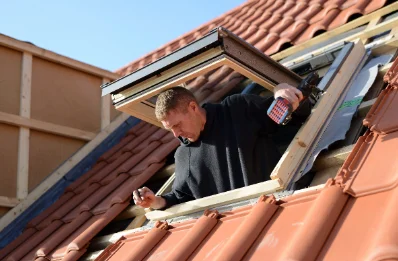 Pose de fenêtres de toit Velux à Balanzac